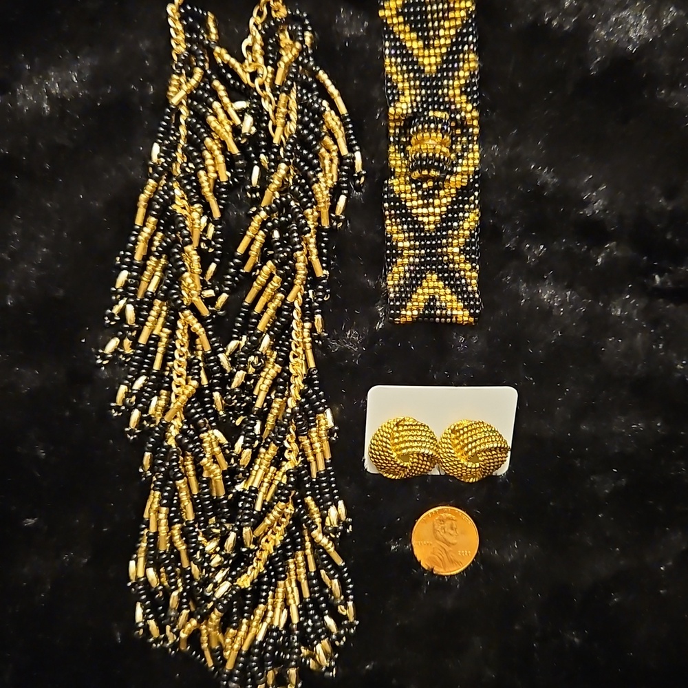Gold + Black Beaded 15+3" Necklace Set with Matching Bracelet and Earrings - Picture 7 of 7